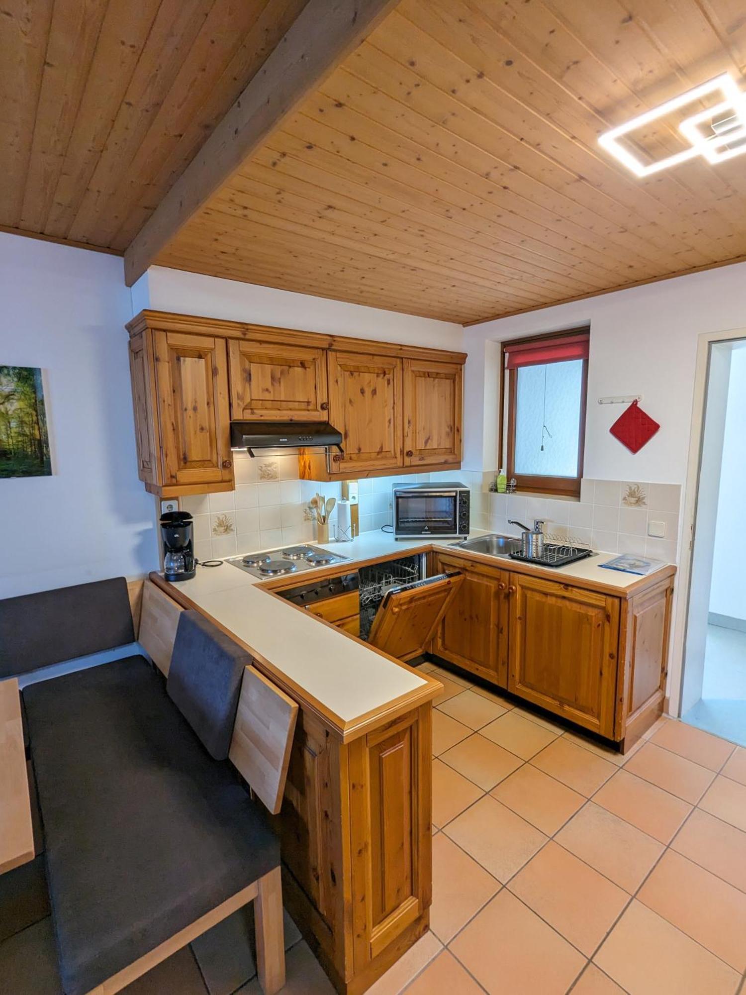 Gerlitzen Ferienappartement Paul Im Ski- Und Wandergebiet, Kanzelhoehe, Ossiacher See Deutschberg Exteriör bild